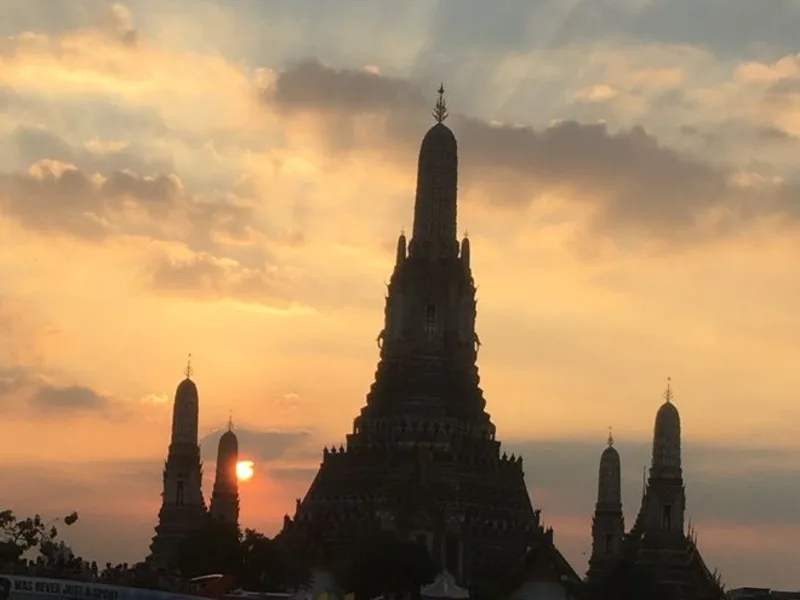 Wat Arun temple on the Chao Phraya River, Bangkok, Thailand