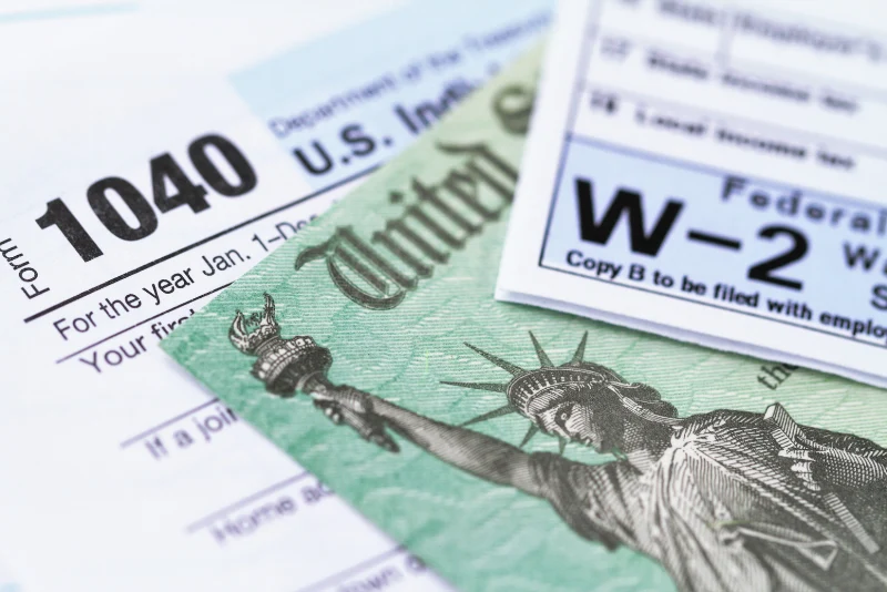 IRS Form 1040 and currency for US-Thailand annual expat tax checklist